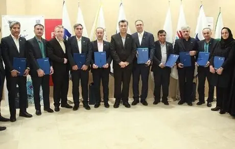 روسای موفق شعب بانک رفاه کارگران معرفی و مورد تجلیل قرار گرفتند