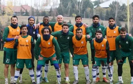 مدافع استقلال چک باشگاه را برگشت زد!
