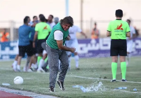  باشگاه استقلال: شادی عوامل پزشکی و هلال احمر باعث ناراحتی ساپینتو شده بود 
