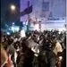 شلیک گاز اشک آور برای مقابله با تجمع کنندگان