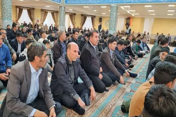حضور پرشور کارکنان مجتمع مس سونگون در مراسم بزرگداشت اولین سالگرد شهادت آیت‌الله رئیسی و همراهان