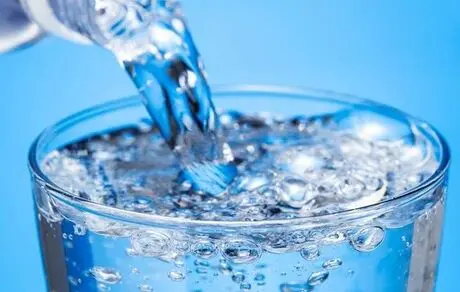 نوشیدن آب گازدار، خوب است یا بد؟