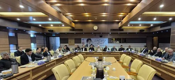خدمت به مردم در سایه وحدت، مهم‌ترین راهبرد مقابله با توطئه‌های دشمن

