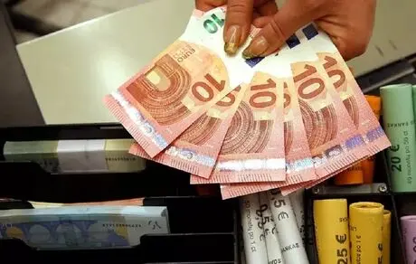 اختلاف عجیب دستمزد در شرق و غرب!