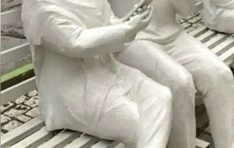 حجاب یک مجسمه در گرگان حاشیه‌ساز شد+عکس