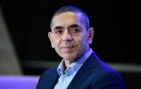 به کرونا عادت کنید، تا ۱۰ سال دیگر کرونا با ما است