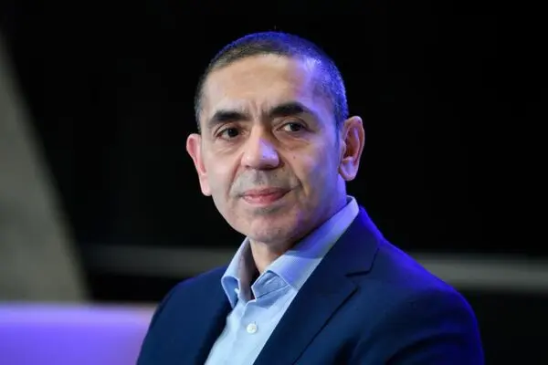 به کرونا عادت کنید، تا ۱۰ سال دیگر کرونا با ما است