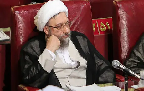پاسخ تند آملی لاریجانی به آیت‌الله یزدی:چرا به این وضعیت افتاده‌اید؟/اگر در شورای‌نگهبان سکوت می‌کنند بخاطر پیرمرد بودن شماست