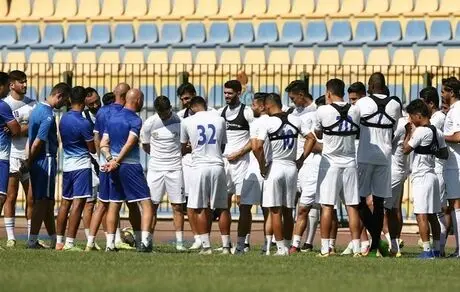 استقلالی‌ها چک یک ماه گرفتند 