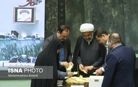 تندروهای مجلس یک مینی‌بوس بیشتر نیستند؛ نتیجه انتخابات هیئت رئیسه مجلس چه بود؟