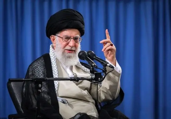 رهبر انقلاب: اقتصاد مهمترین مسئله کشور است؛
اقتصاد نابسامان بر فرهنگ جامعه هم اثر می‌گذارد