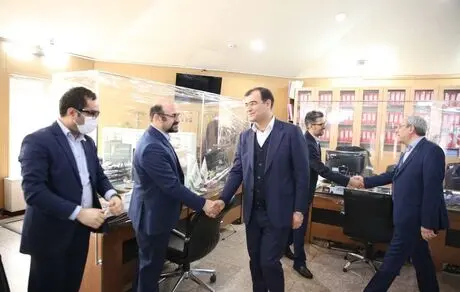 مدیرعامل بیمه البرز از حوزه های ستادی و فنی بازدید کرد
