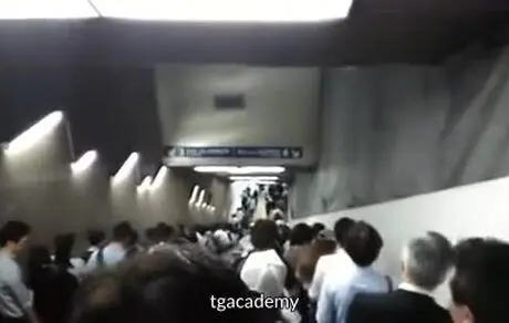 فرهنگ استفاده از پله برقی در ژاپن