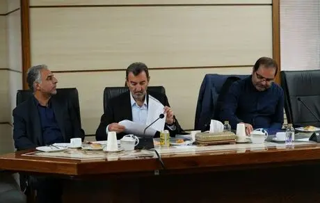 انتقاد ایمیدرو از برق گران و الزام به ساخت نیروگاه صنایع

