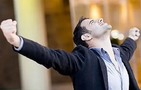  عادات برای افزایش اعتماد به نفس و زندگی شادتر 