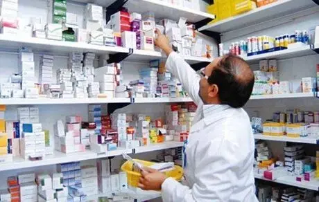 بخشی از جامعه به دلیل گرانی دارو و درمان قید مراجعه به پزشک زده‌اند