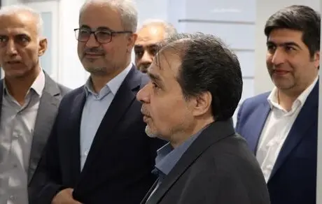 در  آغاز سال جدید، مدیرعامل بیمه دی با کارکنان این شرکت دیدار کرد