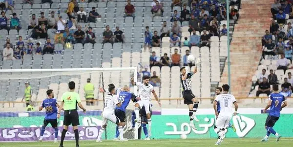 گروسی: هواداران استقلال نباید به بازیکنان لقب بی غیرت بدهند