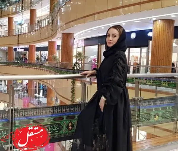 گشت و گذار خانم بازیگر در یکی از پاساژهای تهران + عکس