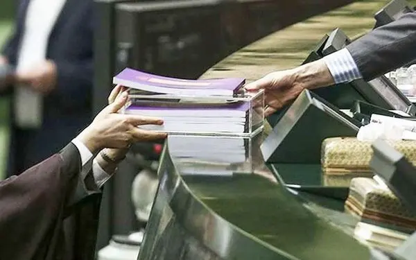 چرا کسری بودجه دولت از جیب مردم تامین می‌شود؟ 