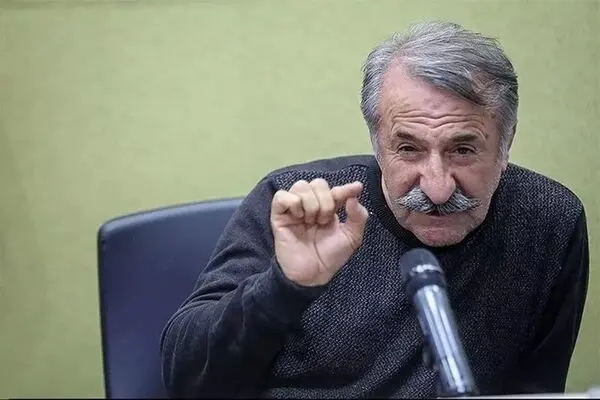 کوروش کمپانی به من هم گفت که برایش تبلیغ کنم اما نکردم! 