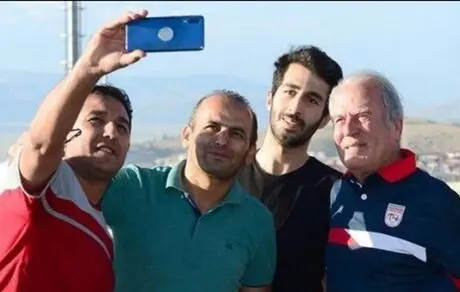 دنیزلی همچنان محبوب هوادارانش در ترکیه + عکس