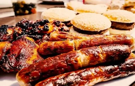 ۸ مورد از مضرترین غذا‌ها برای سلامتی 