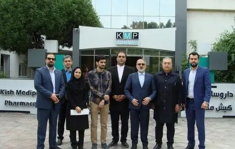 مدیرعامل بانک صنعت و معدن از دو طرح صنعتی در کیش بازدید کرد