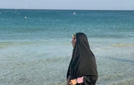  خاطره دور مژده لواسانی در ساحل دریا
