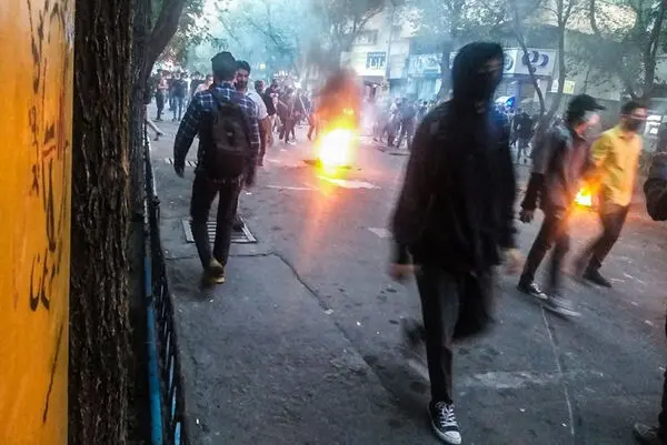 جمع کردن و پایان دادن به فتنه امروز، کار هیأتی و آخوندی است
