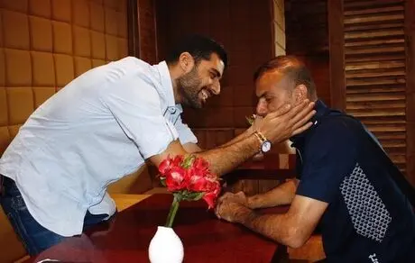 دیدار مهدی طارمی با پرسپولیسی‌ها در فرودگاه + عکس