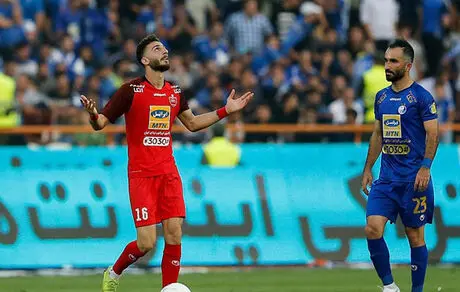قاتل استقلال روی سکوهای پرسپولیس!!+ عکس 