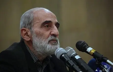 شریعتمداری برای ائتلاف قالیباف و جلیلی به التماس افتاد!