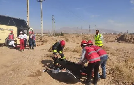 برگزاری مانور امداد و نجات با موضوع تصادف جاده ای اتوبوس ایاب و ذهاب کارکنان با خودرو پراید