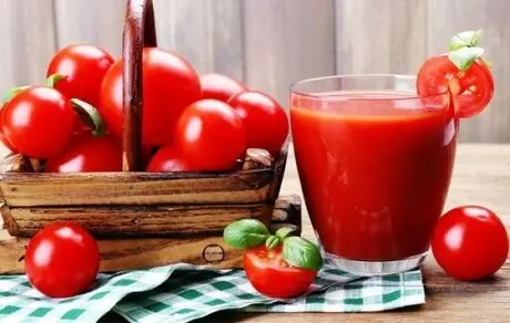فواید آب گوجه‌فرنگی + جزئیات و عکس