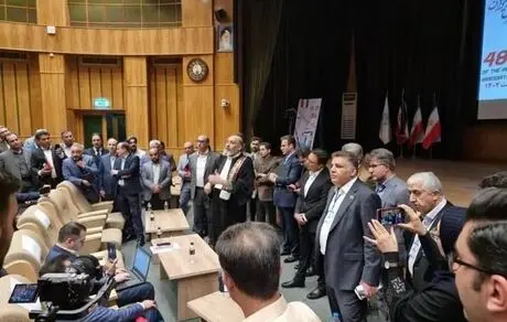 سوژه جدید برای بازی با اعصاب مردم: کروات زدن خلاف است! 
