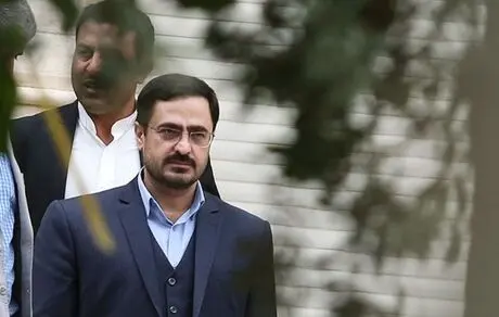 سعید مرتضوی با بادیگاردش در فرودگاه نجف +عکس