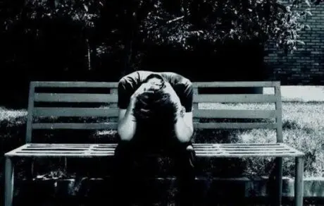انسان‌ها در 47 سالگی احساس بدبختی می‌کنند
