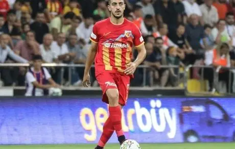 مجید حسینی مصدوم شد