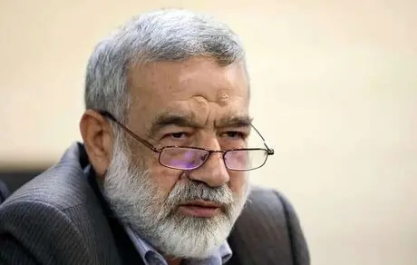 سیم کارت سفید اطلاعی ندارم، فضای مجازی نباید ولنگ و باز باشد