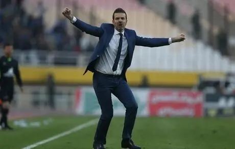 وزارت ورزش و استقلال با خودشان «چند - چند» هستند؟ 