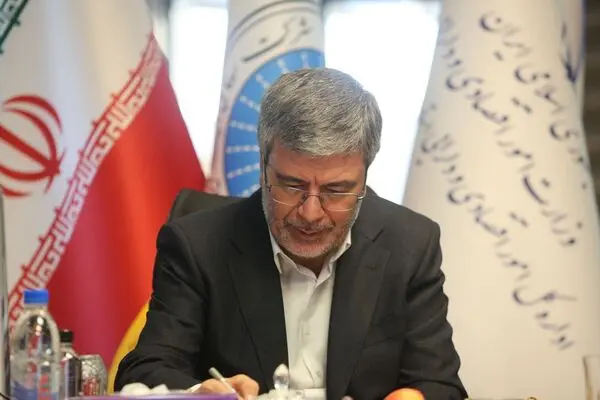 پزشکان بیمه ایران در مسیر خدمت به تشییع‌کنندگان امام شهید

