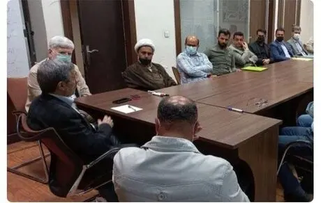 احمدی‌نژاد: معلوم نیست که ۸۵ میلیون نفر جمعیت ایران چکاره هستند؟