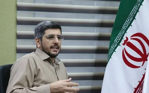 دفاع قائم مقام شبکه 3 از سانسور مستند شاملو / روشنفکران اغلب دیکتاتورهای فحاشی هستند که نقد را بر نمی‌تابند