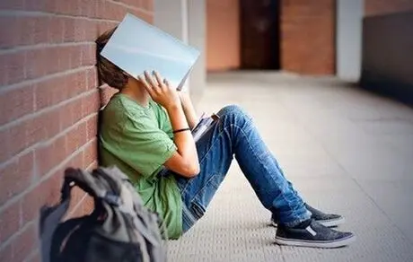 با افزایش فقر، ترک تحصیل دانش‌آموزان بیشتر شده است 