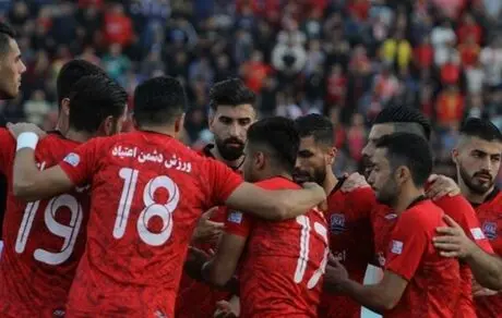 برگزاری جلسه صنیعی‌فر با بازیکنان بعد از اعتصاب 3 روزه+عکس