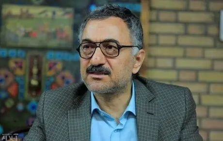 یادمان نرفته در مجلس هفتم، ته مانده لیوان احمدی‌نژاد را به عنوان تبرک سر کشیدند
