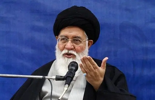 دشمن با دلار و بدحجابی می‌خواهد باعث براندازی نظام شود
