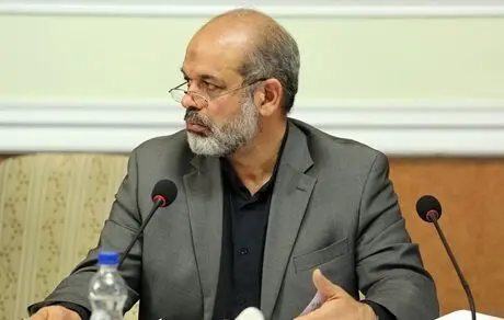 شاعر افغان در ایران می ماند
