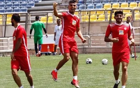 شعار هواداران پرسپولیس علیه علیپور